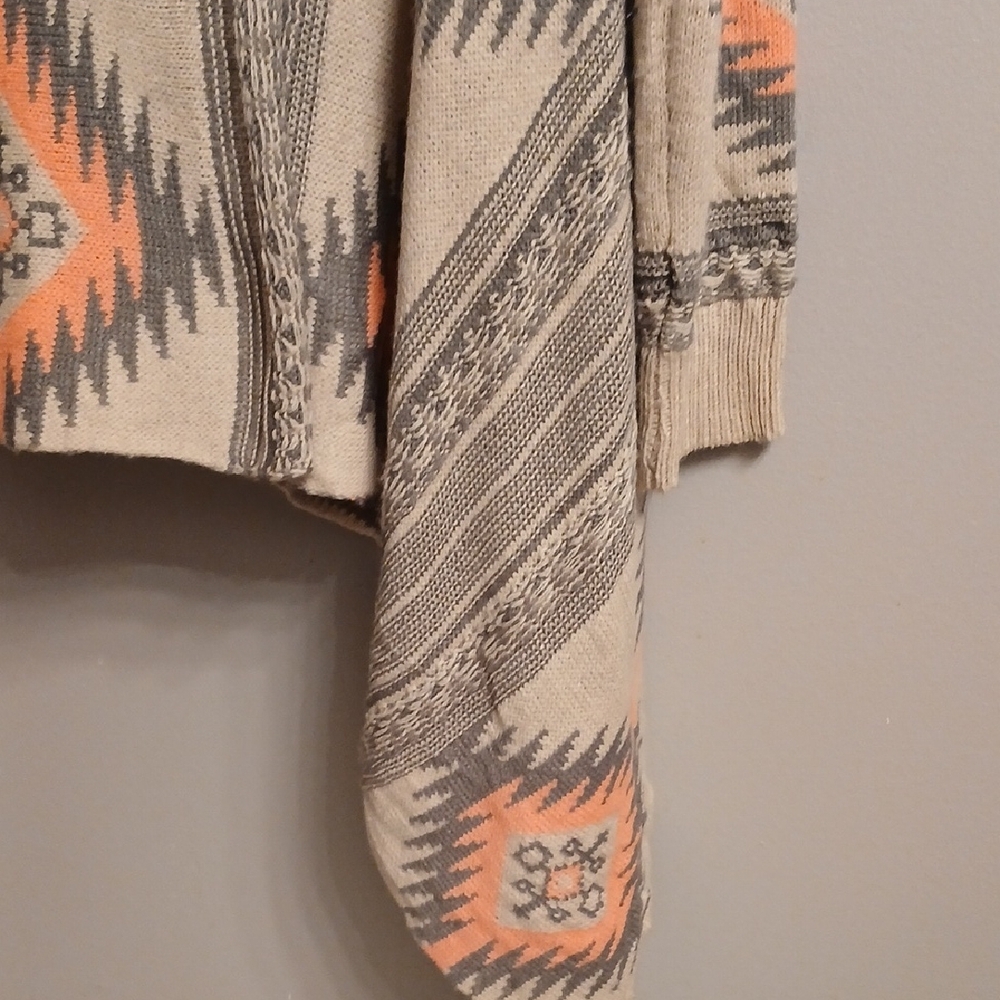 Chic Geometric Sweater - Gray and Orange - Picture 9 of 11